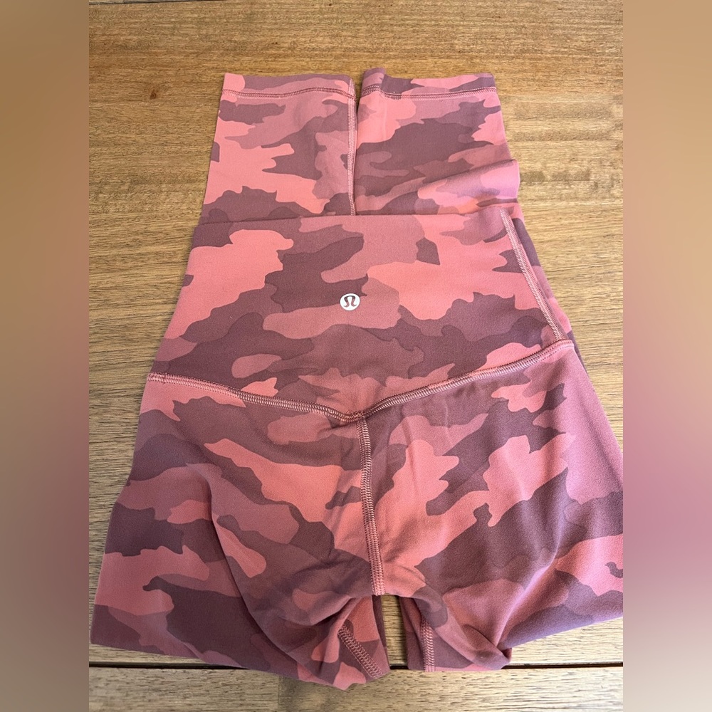 Lululemon Align Crop 
Heritage 365 Camo Brier Rose Multi